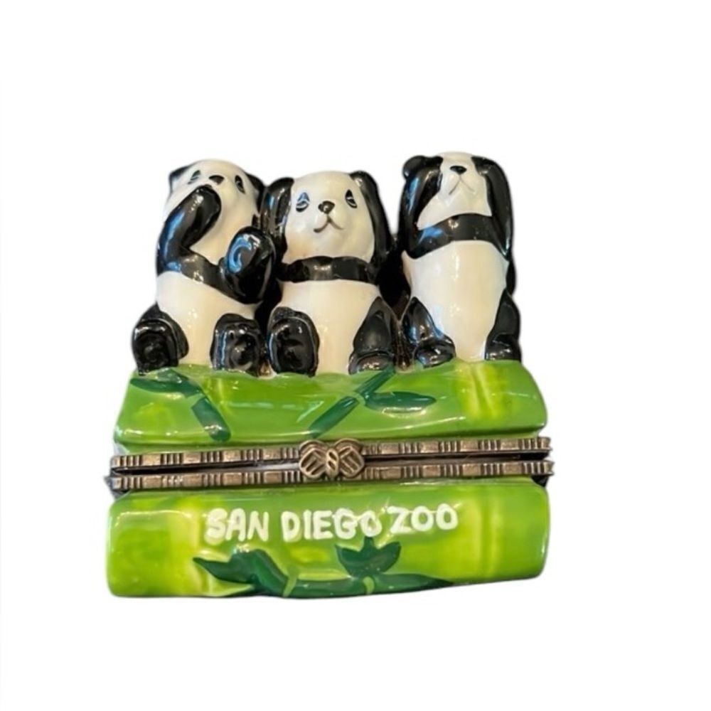 Panda trinket box from the San Diego zoo with a mini panda figure inside EUC